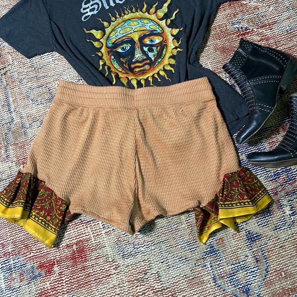 S/M Reworked Henley Flutter Shorts - Picture 2 of 3